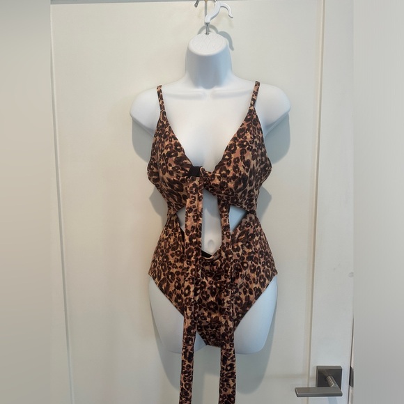 Aerie- Tie Leopard Swim Suit- Large - Picture 6 of 8